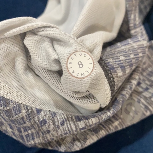 Lululemon Energy Bra Size 8 - Picture 4 of 4